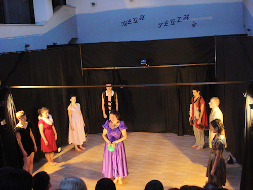 Hunyad megyében turnézott az Osonó Színházműhely